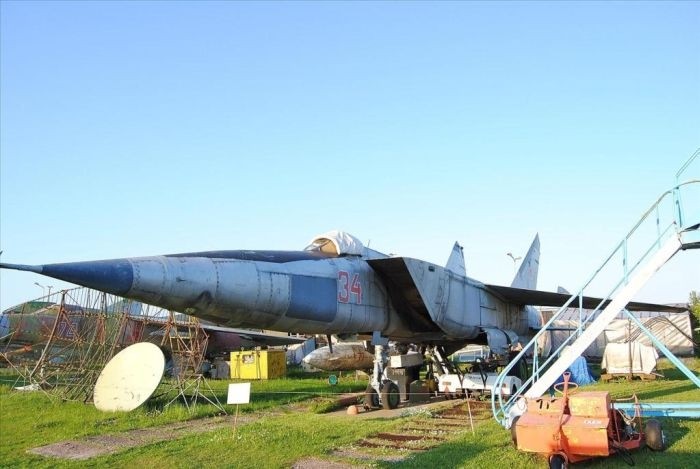 Vũ khí Liên Xô trong bảo tàng không quân Latvia ở Riga